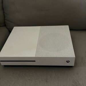 Xbox one white disc good condition